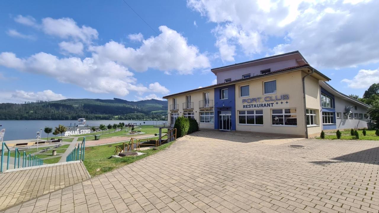 Port Club Pension & Restaurant Námestovo Eksteriør billede