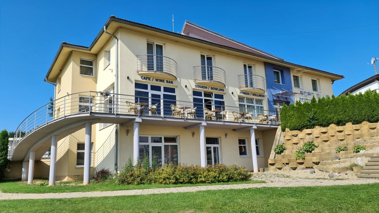 Port Club Pension & Restaurant Námestovo Eksteriør billede